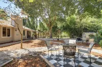 Peace & Serenity in Gresham! Sleek Home w/ Yard - Homestays
