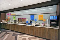 Tru by Hilton Portland Airport Area - breakfast