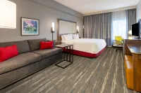 Hampton Inn Commerce - parking
