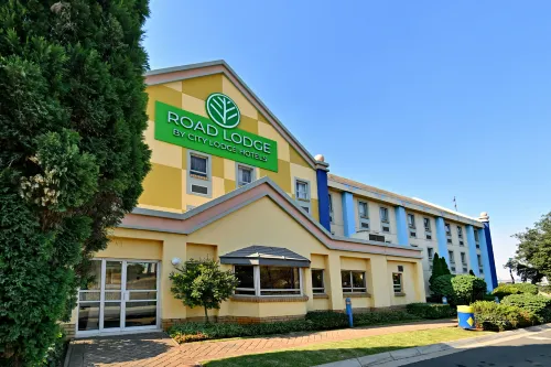 Road Lodge Carnival City - 2-Star