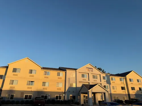 Comfort Inn & Suites Lima Northwest - 3-Star
