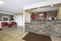 Red Roof Inn Knoxville North - Merchants Drive - parking
