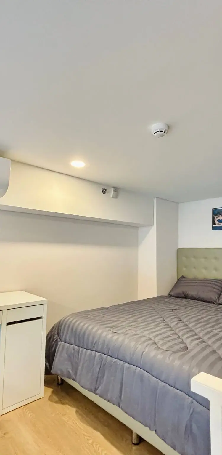 รูปภาพของLow-cost Blue condo In Central Area RCA Bangkok