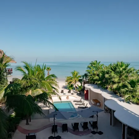 Beach Front Hotel Boutique DK House