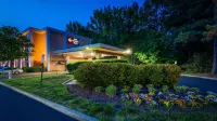 Best Western Plus Richmond Airport Hotel - Parkplatz