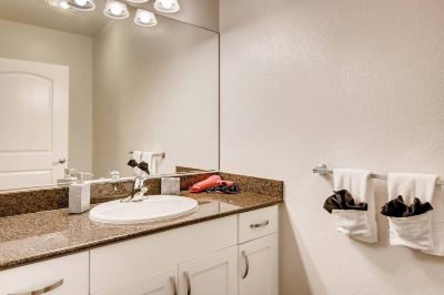 Other #1 Location - Fast Wifi - Work Area - 2Br/2.5 Bath - Free Parking (FV1) Photo