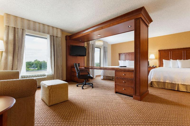 Hampton Inn & Suites Detroit/Chesterfield