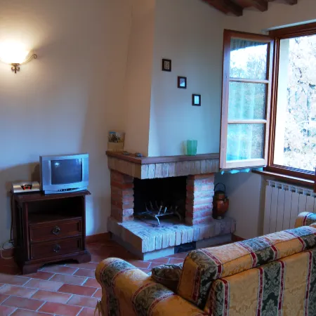 Three-Room Apartment on the Outskirts of Chianti