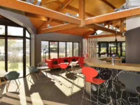 宜必思昂古萊姆北飯店