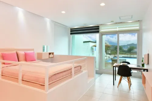 Gapyeong Eye Candy Pension (Spa, Individual Barbecue, Netflix)