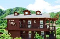 Yeongwol Riverside White House Pension