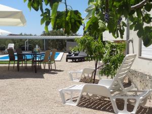 Ilsad Apartment. Apartment with Pool 80 Meters from Sea. Great Location