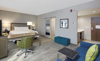 Hampton Inn & Suites Sacramento at Csus