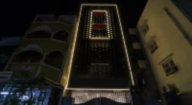 Upar Hotels Nungambakkam Nearby US Consulate Apollo Hospital Sankara Nethralaya Hotel dekat Kamakshi Amman Temple