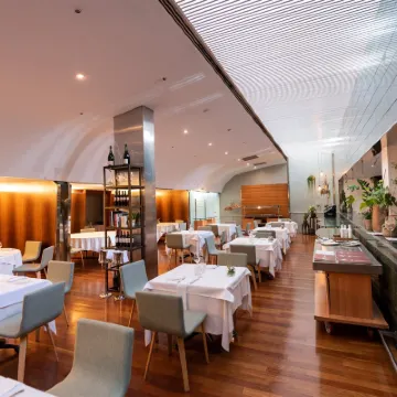 Aparthotel Atenea Barcelona Hotels near Barcelona Sants Railway Station