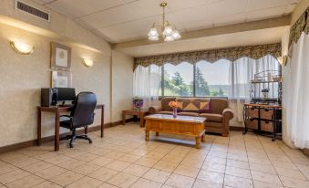 Econo Lodge Inn & Suites Shamokin DAM - Selinsgrove