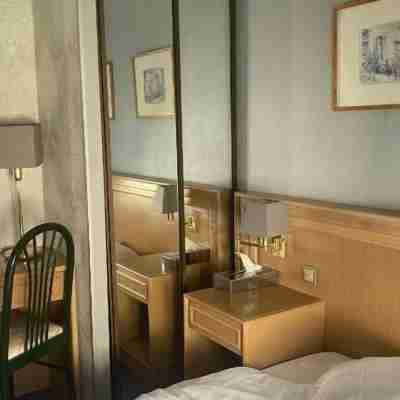 Blanche de Castille Rooms