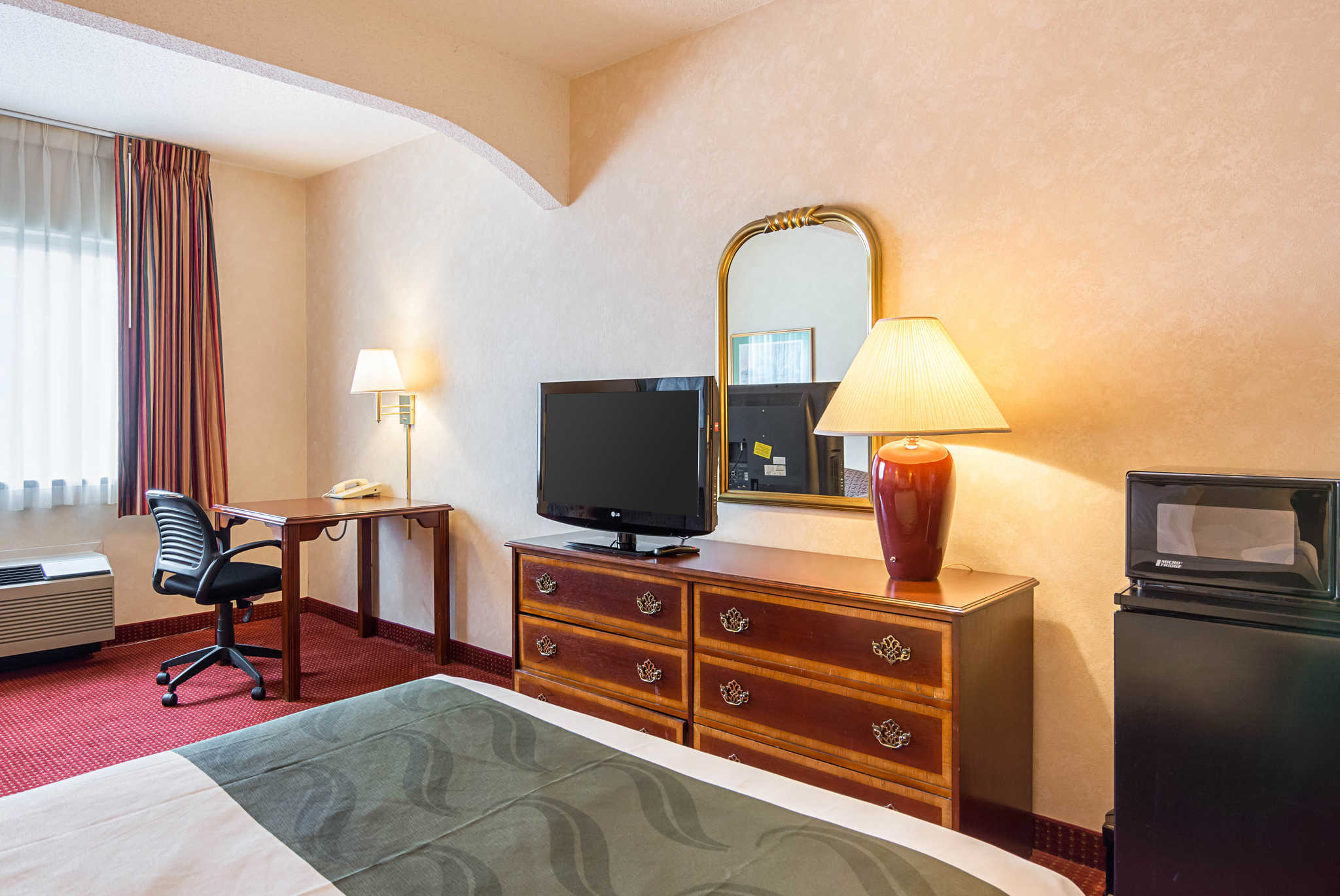 Quality Inn & Suites Kearneysville - Martinsburg