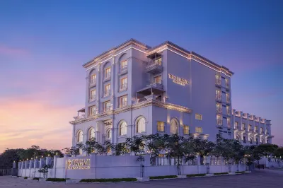Hotel Hillock Ahmedabad Hoteles cerca de Helipad Exhibition Center