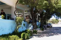 Blue Dolphin Studios and Apartment