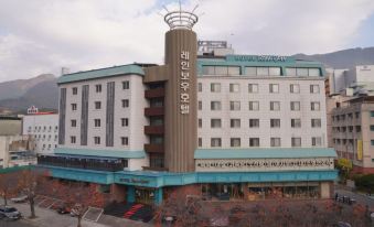 Hotel Rainbow - Housity