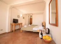 Levantin Inn 1/3 Room N.3 Sea Side