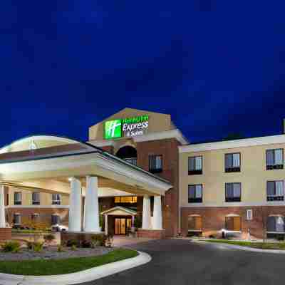 Holiday Inn Express & Suites BAY CITY by IHG Hotel Exterior