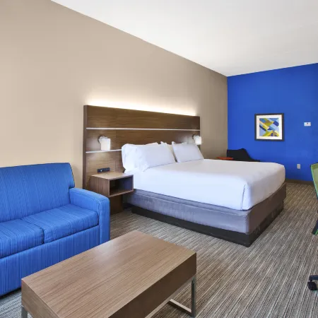 Holiday Inn Express & Suites MANCHESTER-CONF CTR(TULLAHOMA) by IHG