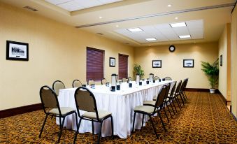 Holiday Inn & Suites Lloydminster