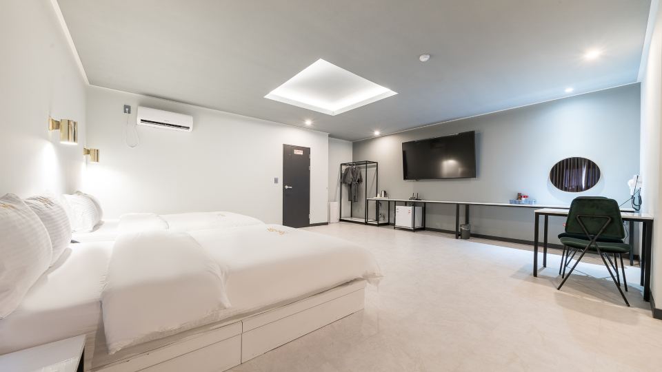 Donghae Hotel East