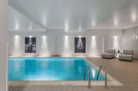 Radisson Blu Hotel London Stansted Airport - Pools