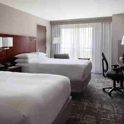 DoubleTree by Hilton Minneapolis Airport Rooms