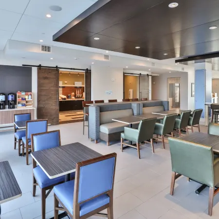 Holiday Inn Express & Suites NASHVILLE METROCENTER DOWNTOWN by IHG
