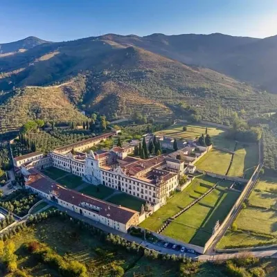 VillAmorosa Отели рядом с достопримечательностью «Istituto Suore Figlie Di Nazareth»