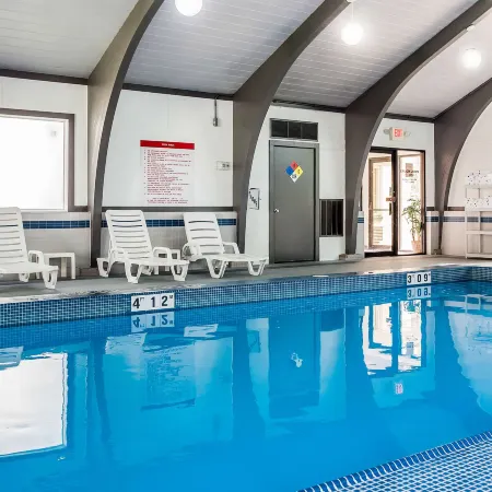 Quality Inn & Suites des Moines - Merle Hay Road