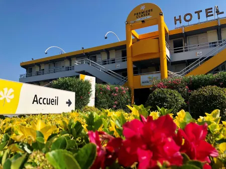 Premiere Classe Perpignan Sud Отели в г. Полестр