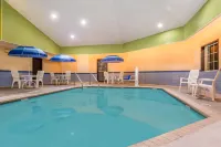 Days Inn & Suites by Wyndham Kaukauna WI Hôtels à : Little Chute