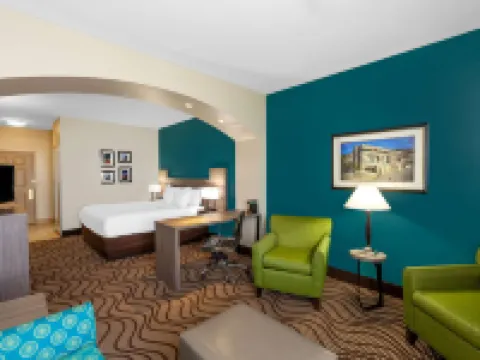 La Quinta Inn & Suites by Wyndham Midland North Hotels in Midland