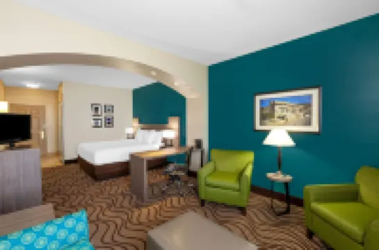 La Quinta Inn & Suites by Wyndham Midland North Hotels in Midland