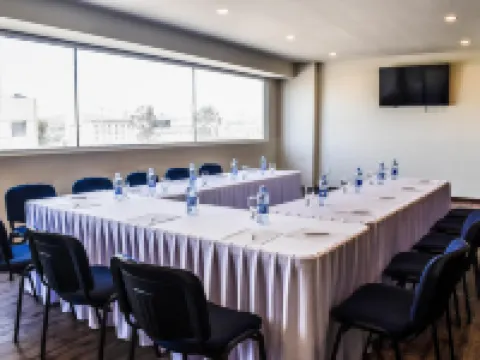 ホテル クラウン ビクトリア ケレタロのホテル