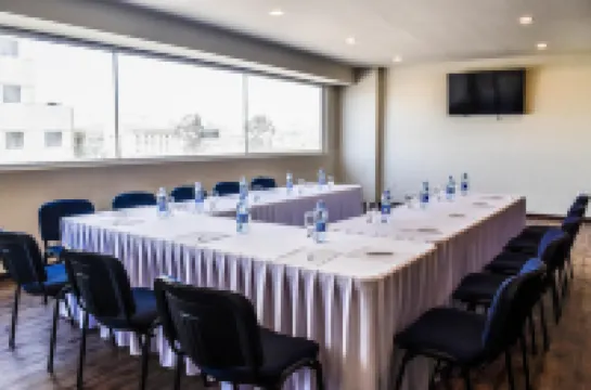 โรงแรม Crown Victoria