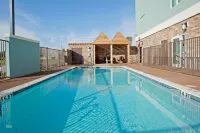 Holiday Inn Express & Suites ROCKPORT - BAY VIEW by IHG - Swimmingpools
