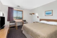 Super 8 by Wyndham Murdo