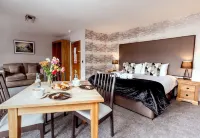 The Tower Gastro Pub & Apartments Hotels near The Glenturret Distillery