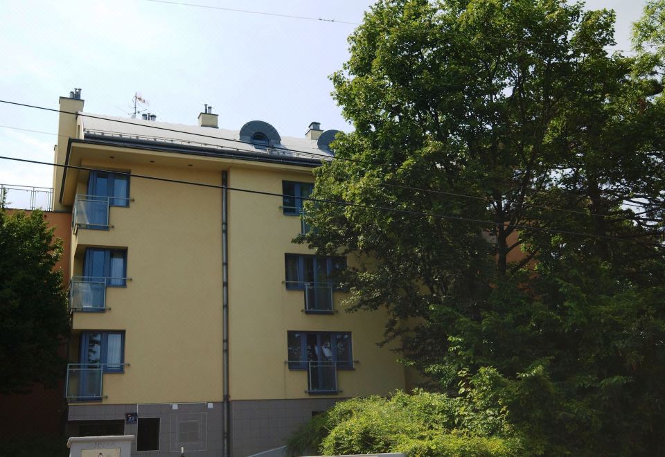 Apartmenthaus Hietzing Low-budget-apartment - 2-Sterne-Hotelbewertungen in  Wien