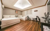 Yeungnam University Autumn Tale Hotels in Gyeongsan-si