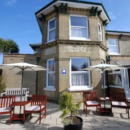 Westbury Lodge