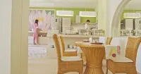 Water Lily - breakfast