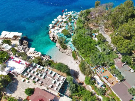 Hotel Ferah Отели рядом с достопримечательностью «Big Pebble Beach»