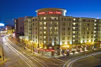 Hampton Inn & Suites Memphis at Beale Street